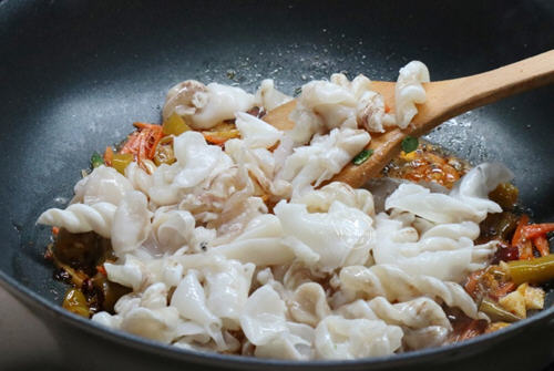 泡椒鱼泡制作步骤图3